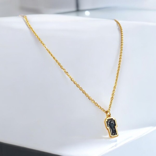 Κολιέ με Σταυρό με Μαύρο Σμάλτο Κολιέ με Σταυρό με Μαύρο Σμάλτο