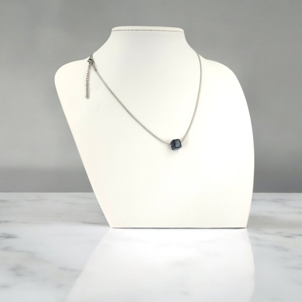 Κολιέ με Μαυρο Κύβο Κολιέ με Μαυρο Κύβο