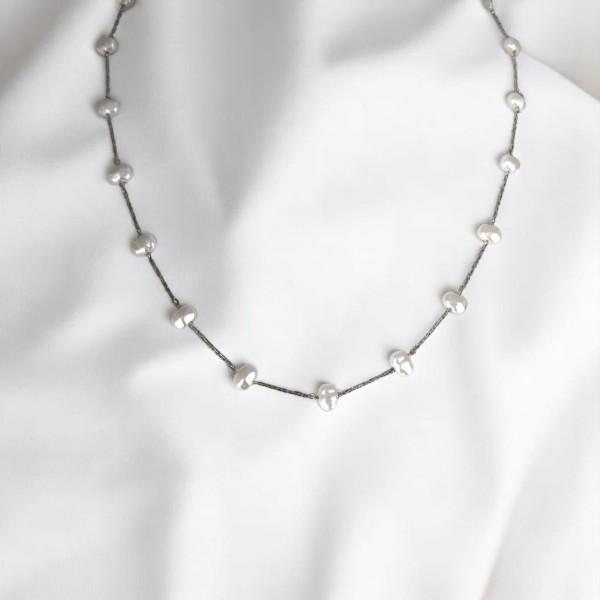 Κολιέ με Αλυσίδα και Πέρλες κοντό Κολιέ με Αλυσίδα και Πέρλες κοντό