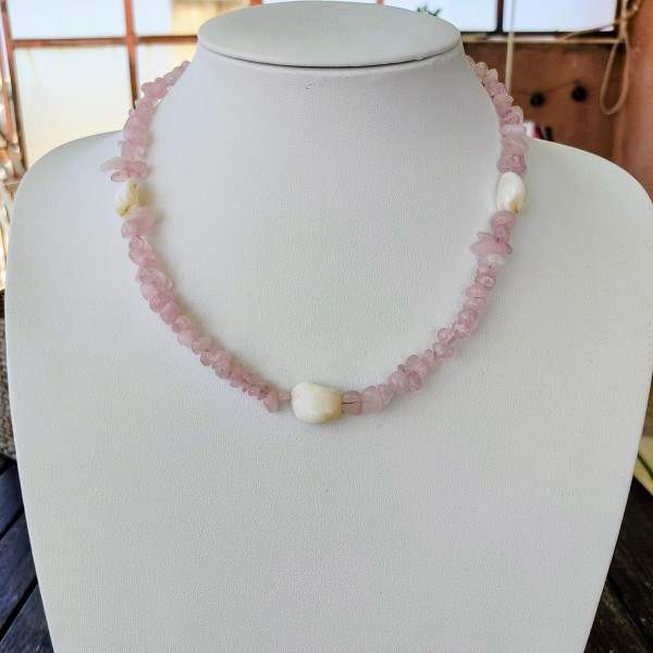 Κολιέ με Ροζ Χαλαζία & Φυσικά Μαργαριτάρια Κολιέ με Ροζ Χαλαζία & Φυσικά Μαργαριτάρια