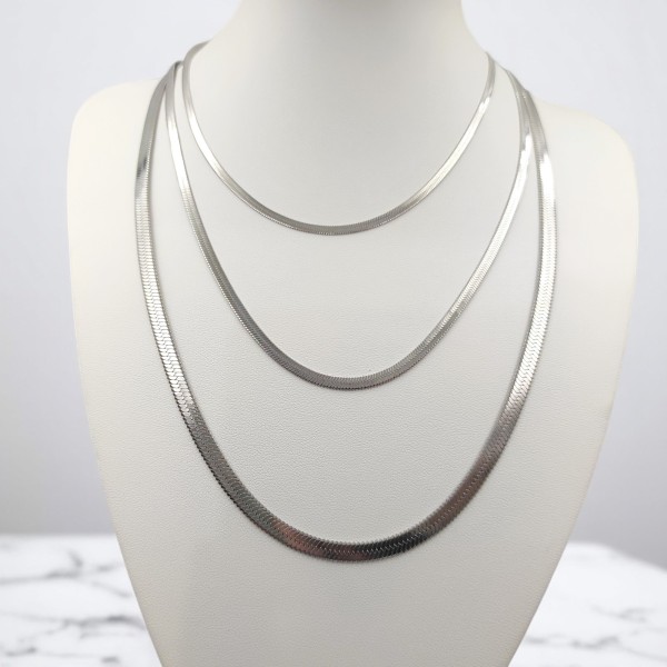 Κολιέ με Τριπλή Ατσάλινη Αλυσίδα Κολιέ με Τριπλή Ατσάλινη Αλυσίδα